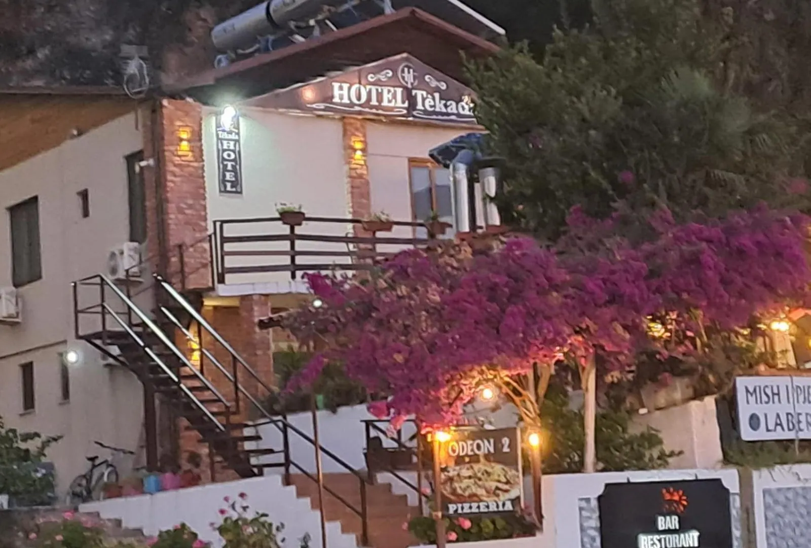 Tekada Hotel & Restaurant Vlorë Albânia