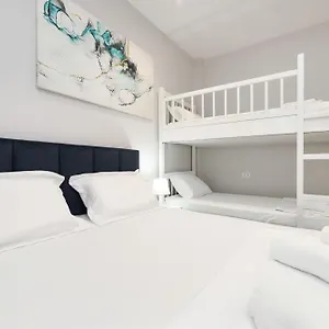 Pensión Feliz - Premium With Free Private Parking, Vlorë
