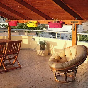 Friends Terrace Alloggio in famiglia Tirana